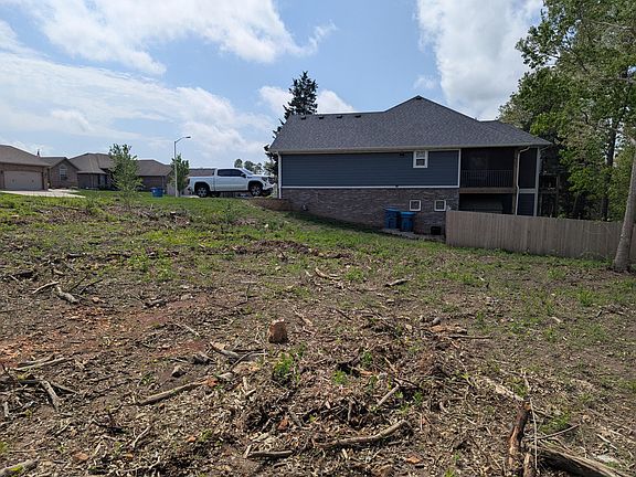 3rd image of 5721 S Cloverdale Lane