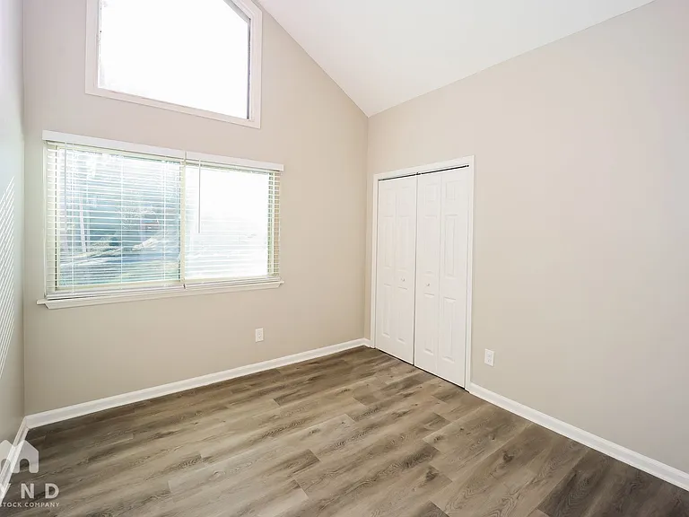 4355 Valley Brook Ln — Photo 9