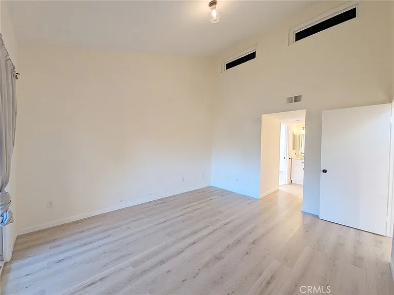 660 E Workman St — Photo 29
