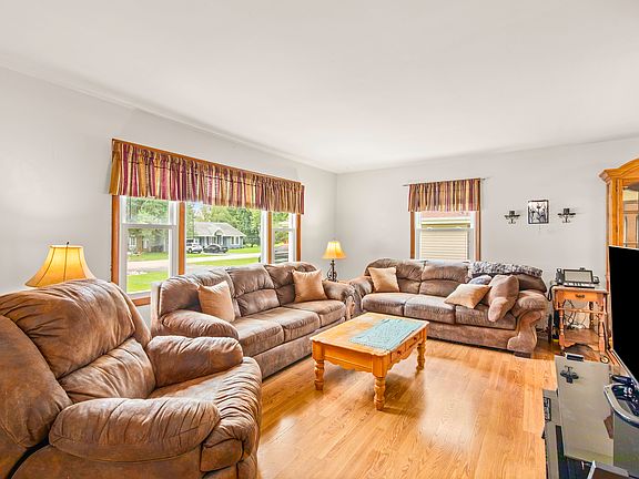 5th image of 699 Karen Dr