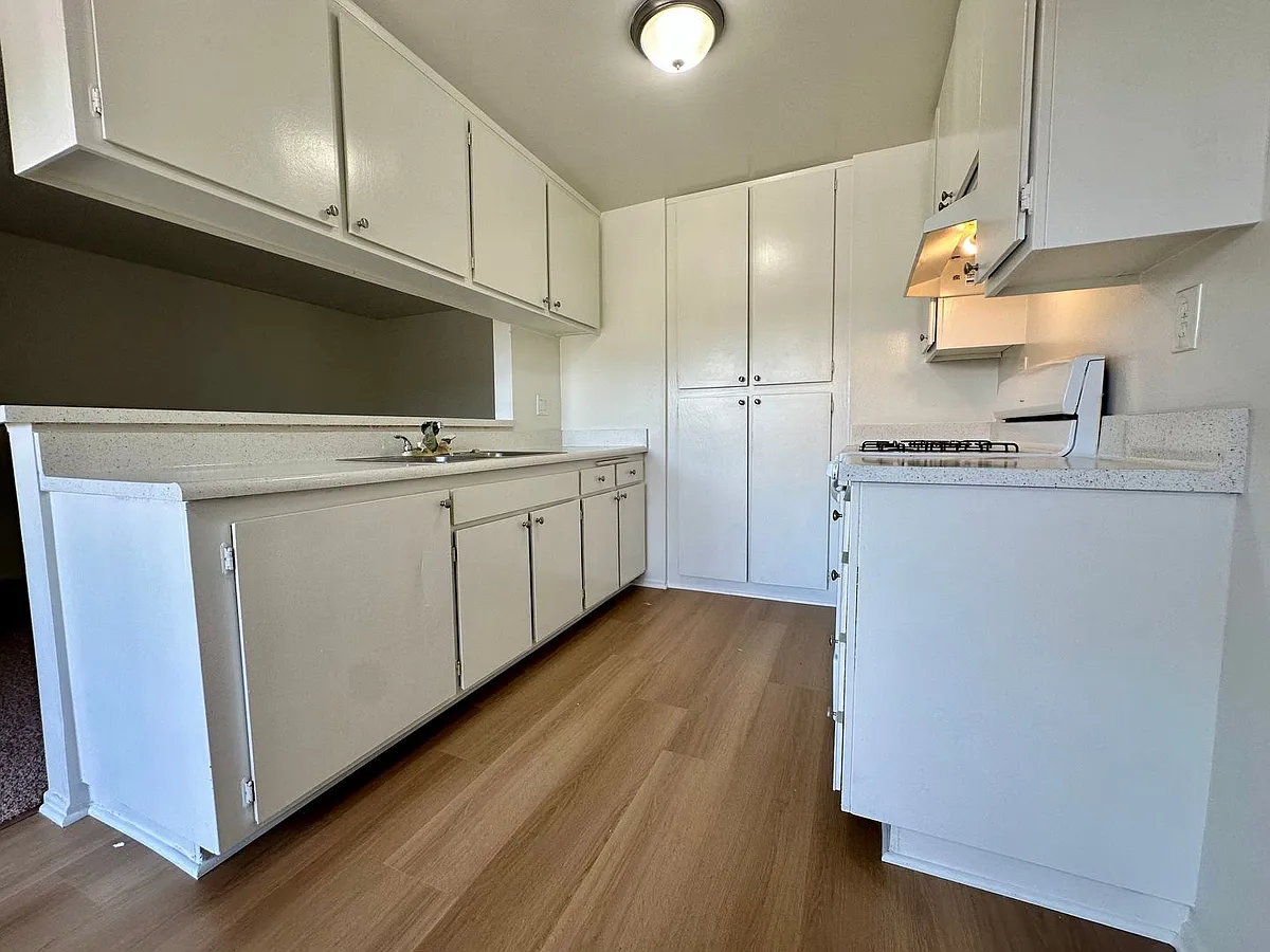 Building Photo - 4141 Rosecrans Ave