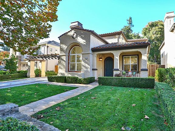 3rd image of 713 Iris Gardens Ct