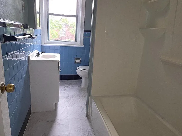 318 Centre St — Photo 7