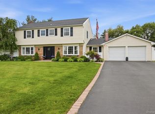 4 Blackwell Ct, Stony Brook, NY 11790