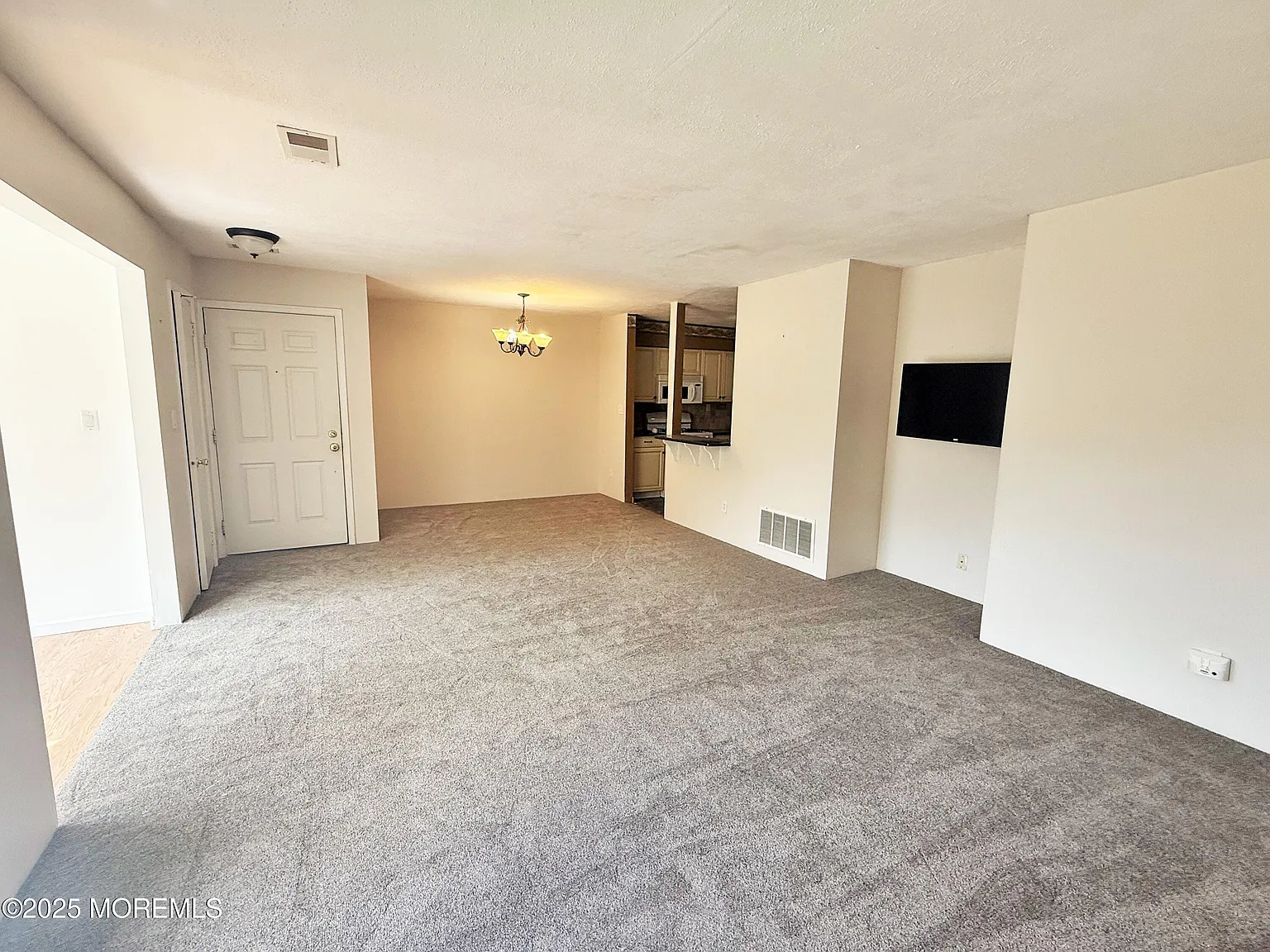 2 bed, 1.5 bath, 1161 sqft, $2,450 — Photo 4