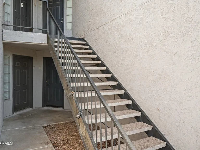 4410 N Longview Ave #223 — Photo 2