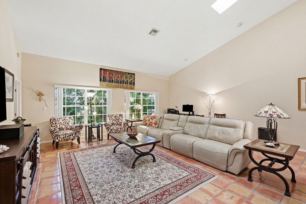 4115 Carriage Drive #P2, photo 9