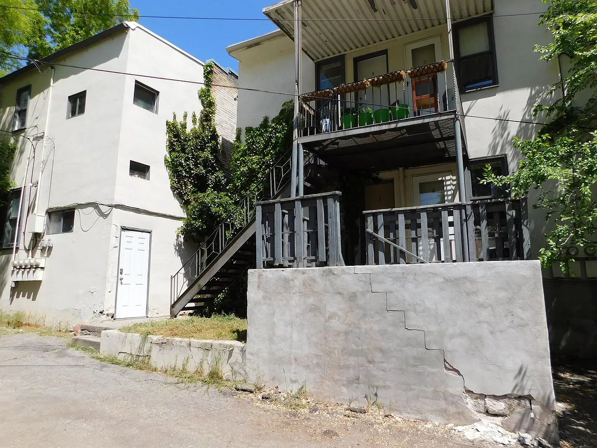 Building Photo - 560 S 600 E #1