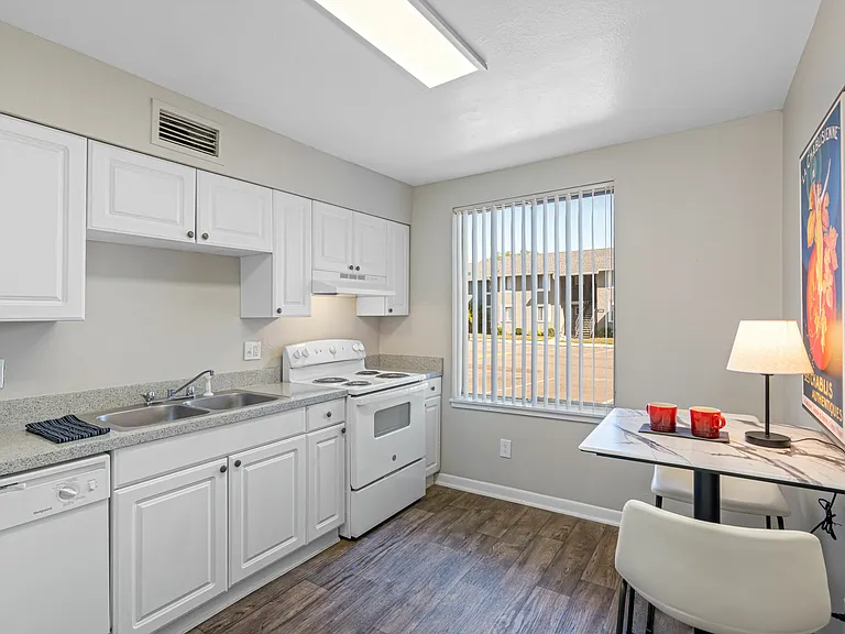 Enclave at Sabal Pointe Apartments — Photo 13