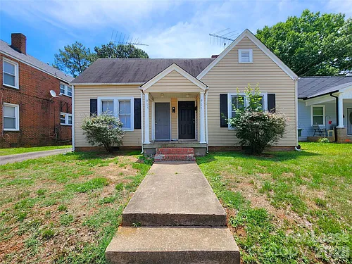 907 S Jackson St Photo 1