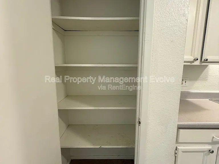 1905 N Center St #1 — Photo 8