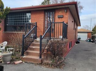 1029 Edgeleigh Ave, Mississauga, ON L5E2E9