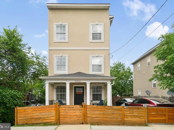 5310 B St SE, Washington, DC 20019