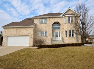 7426 W James St, Frankfort, IL 60423