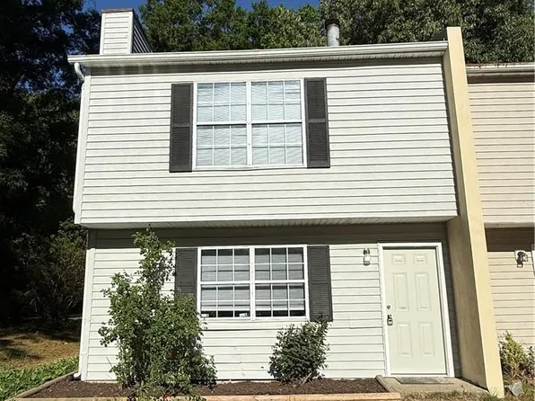 1 Oneonta Dr, Newport News, VA 23602