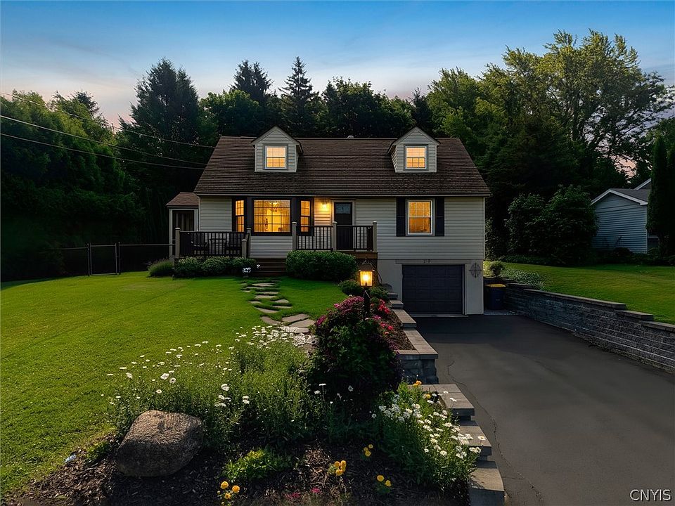 1st image of 219 Crestwood Dr