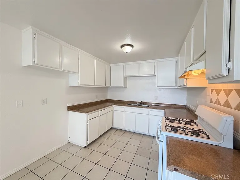 1056 E Phillips Blvd #A — Photo 3