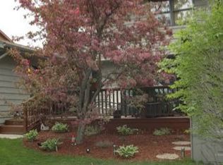 607 Blue Spruce Ln, Mundelein, IL 60060