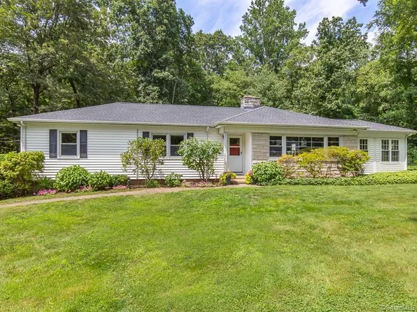 15 Oak Hill Lane, Woodbridge, CT 06525