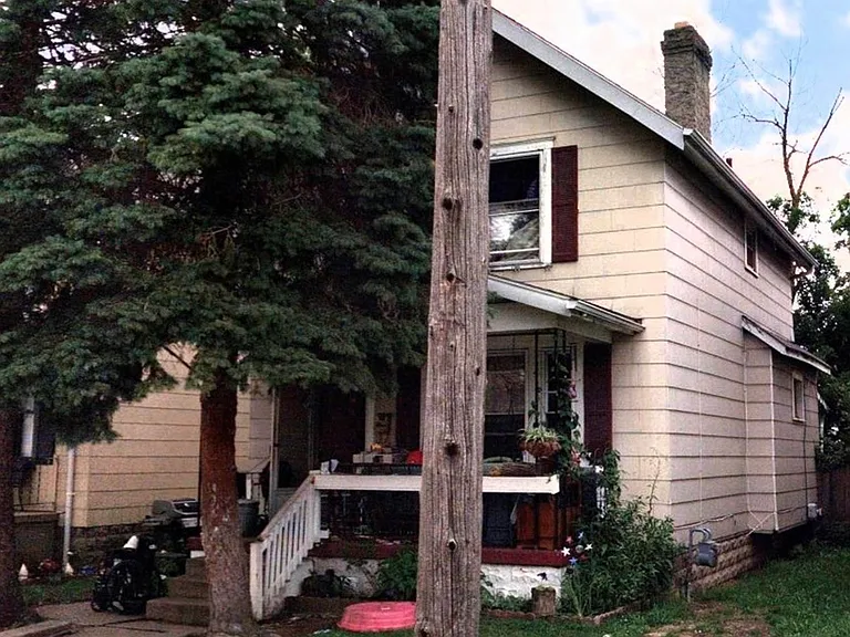 276 S Harris Ave — Photo 2