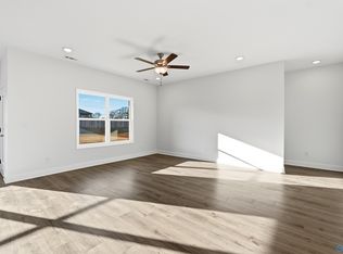 102 Drupelet Ln, Meridianville, AL 35759