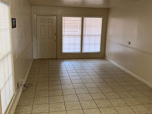 3rd image of 705 Carrie Ave #1