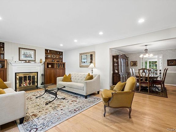 4th image of 372 Fort Hill Road