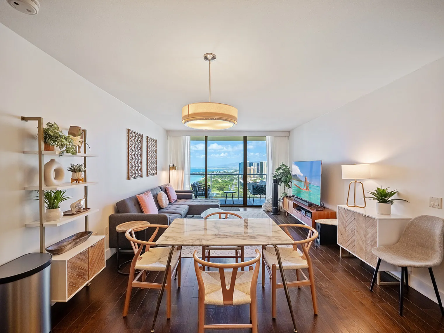 2 bed, 2.0 bath, 1108 sqft, $6,101 — Photo 4