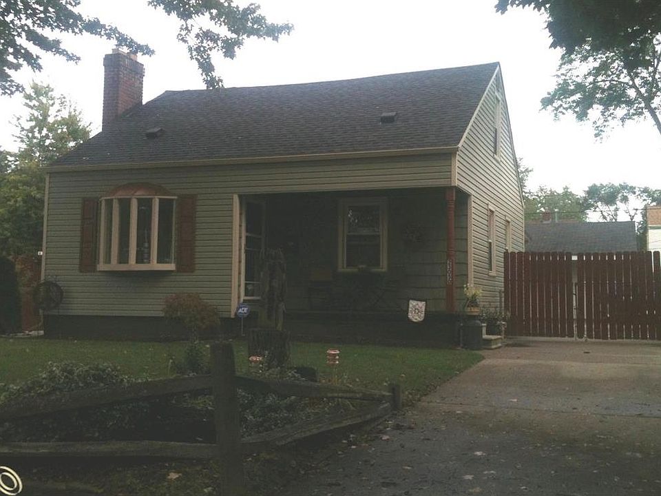 1st image of 23050 Forest Ave