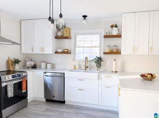 6766 Sunny Dell Dr, Bessemer, AL 35023