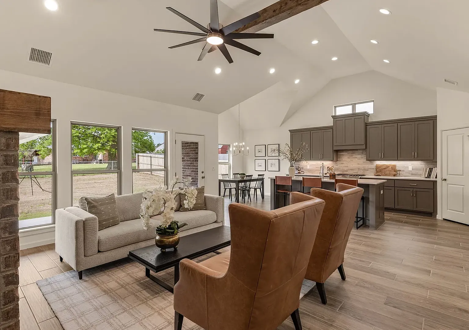 Beautiful Newer Construction 4-Bedroom Home in Sand Springs — Photo 3