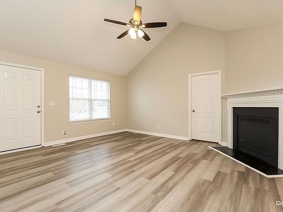 5th image of 983 Hunters Ln
