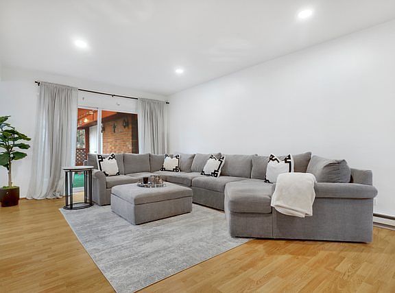 2nd image of 3669 W Pratt Ave