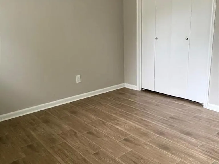 2511 Castle Pl — Photo 9