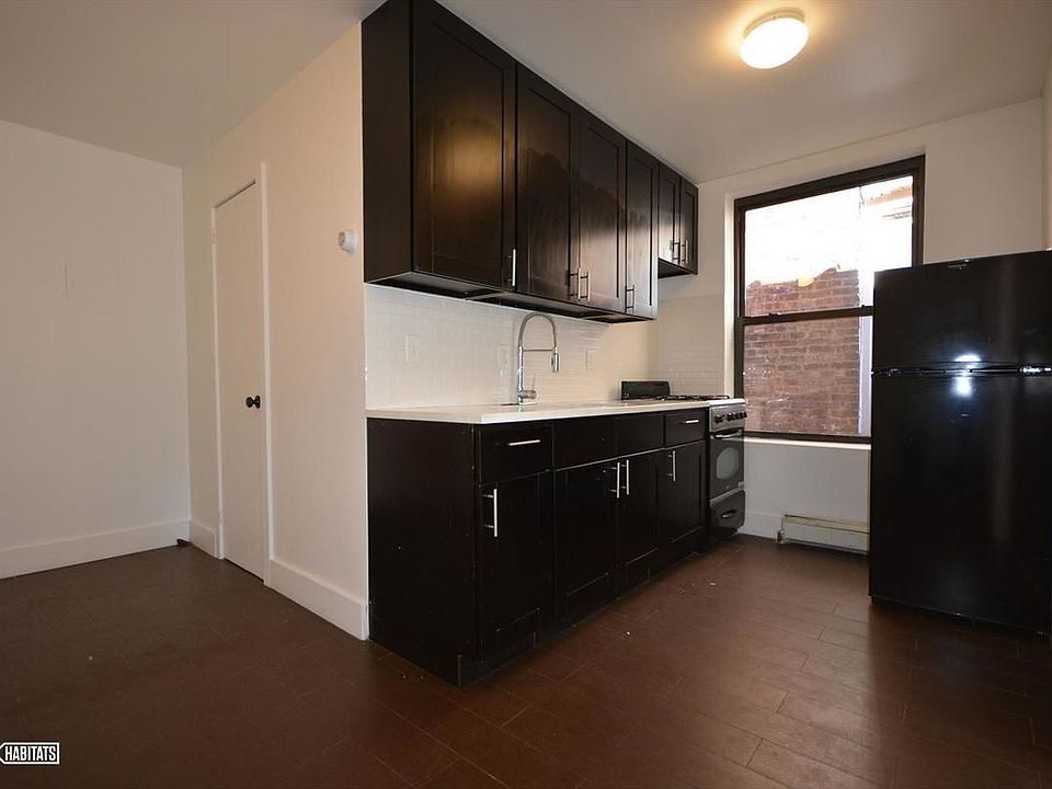 2nd image of 306 Albany Ave APT 2F