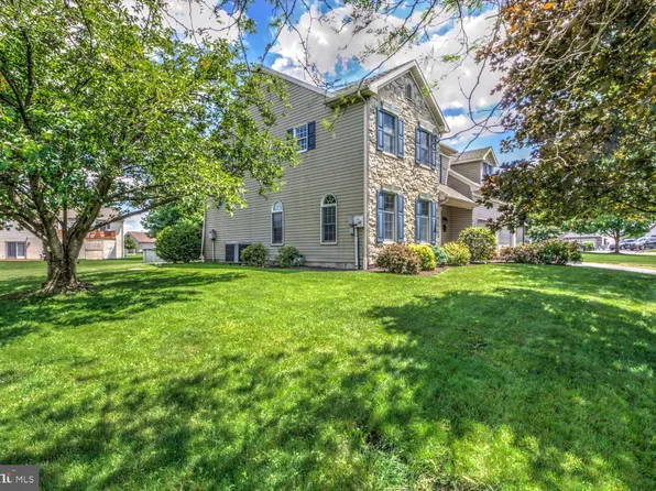 526 High Pointe Dr, Denver, PA 17517