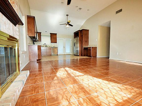 3rd image of 5018 Kleinway Dr