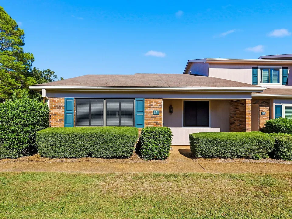 321 Lakebend Dr