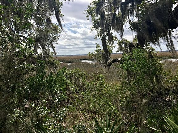 4th image of 1209 W Shore Dr