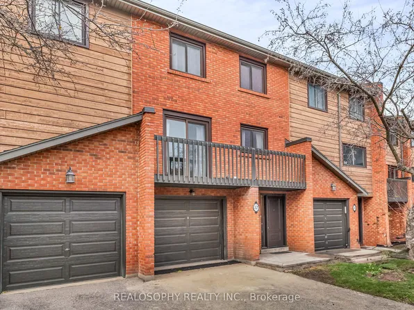 4156 Fieldgate Dr #32, Mississauga, ON L4W 2N1