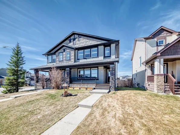 9 E Panton Vw NW, Calgary, AB T3K 0W2