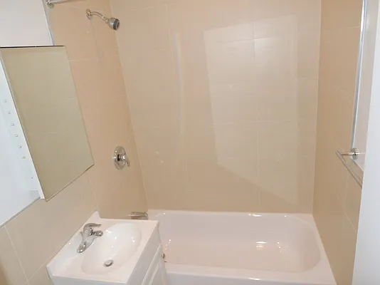 Rented by Bohemia Realty Group | media 8
