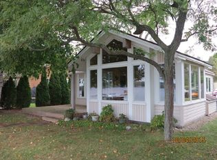 9944 Winston Rd, Pinckney, MI 48169