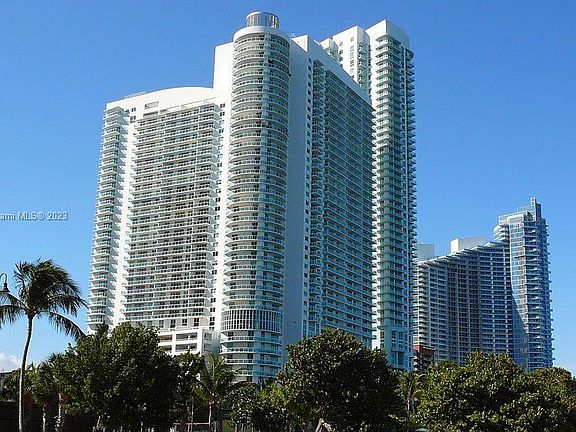 2nd image of 1800 N Bayshore Dr APT 3209