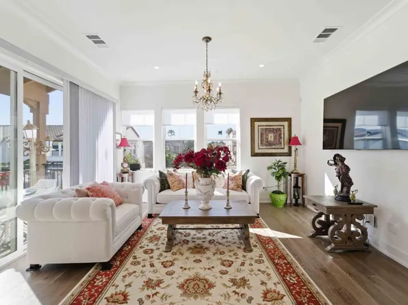 585 Los Castanos Dr, Morgan Hill, CA 95037