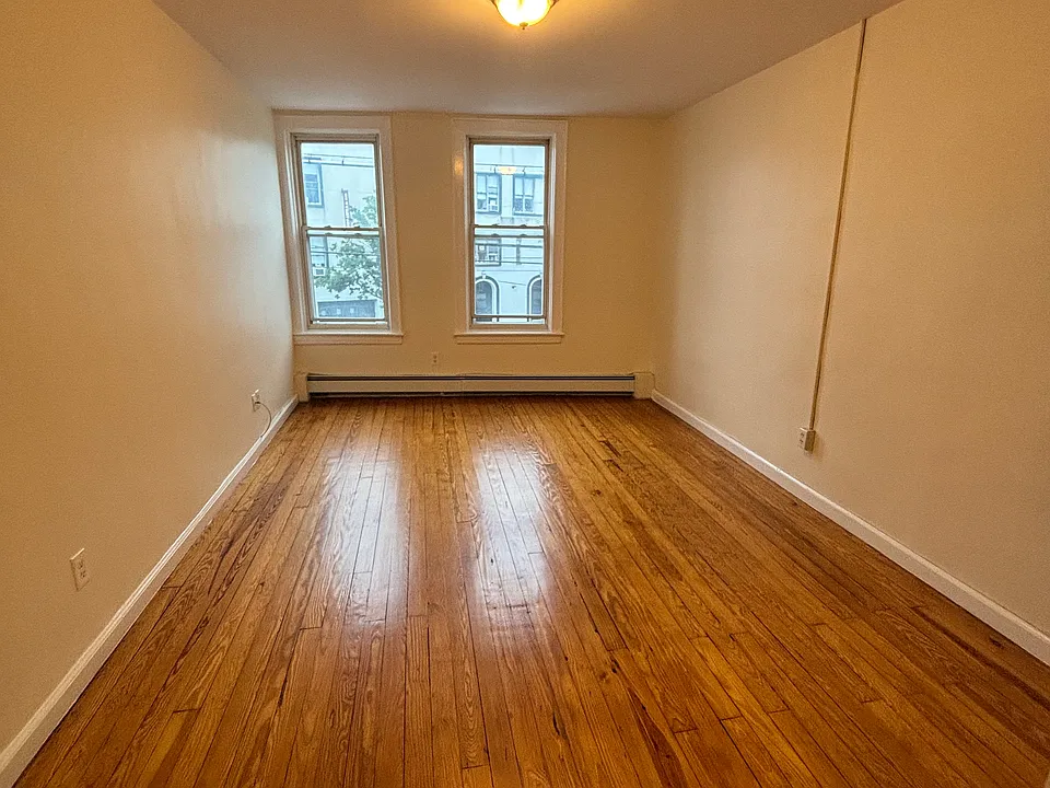 992 McLean Ave #2