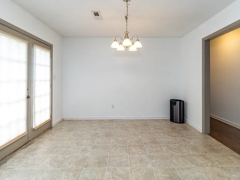 2821 Vicksburg Ln — Photo 31