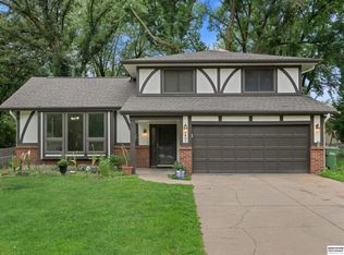 1403 Saint Raphael St, Bellevue, NE 68005
