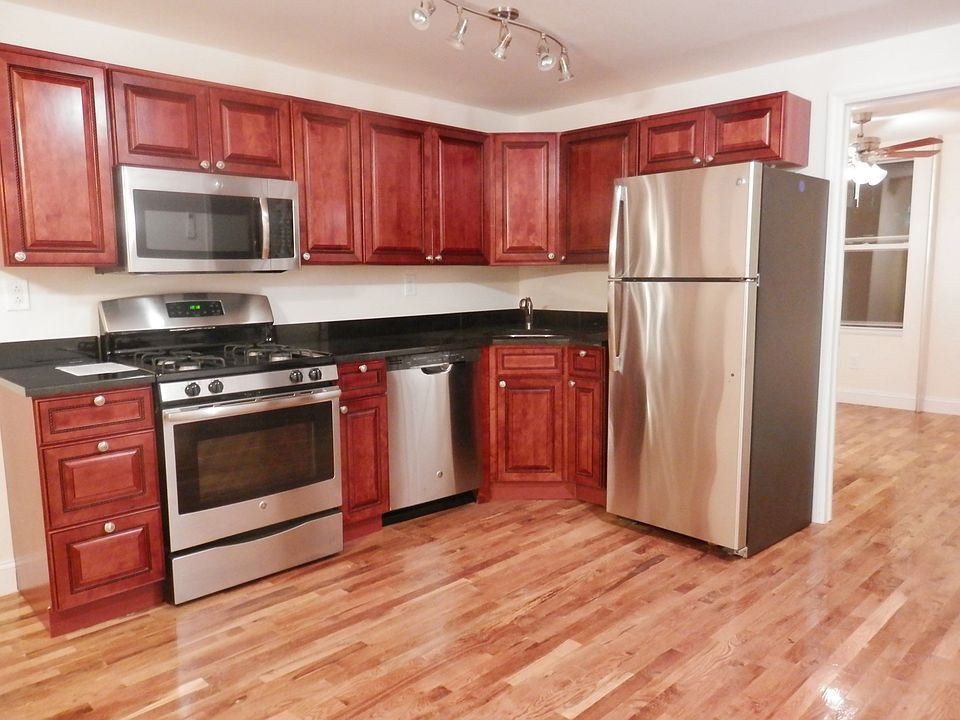 1st image of 3052 Fulton St #1