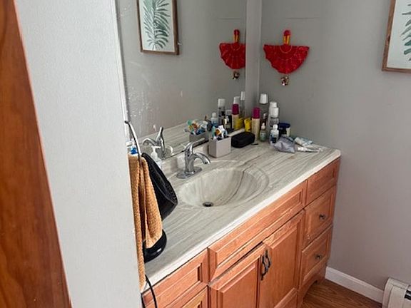 4th image of 29 Merrill St APT 2